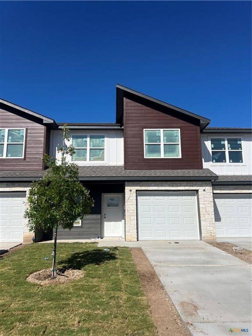 Townhouse for rent at 1814 Royal Loop, Belton, TX 76513
