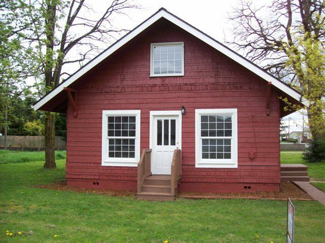 House for rent at 1126 Mellen St, Centralia, WA 98531