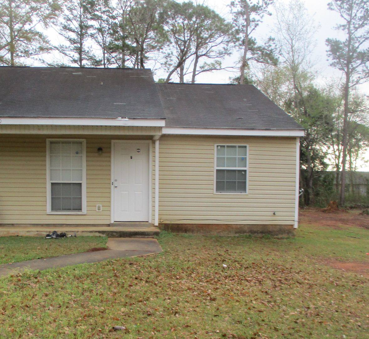 House for rent at 330-B Station Crossing Dr, Albany, GA 31721