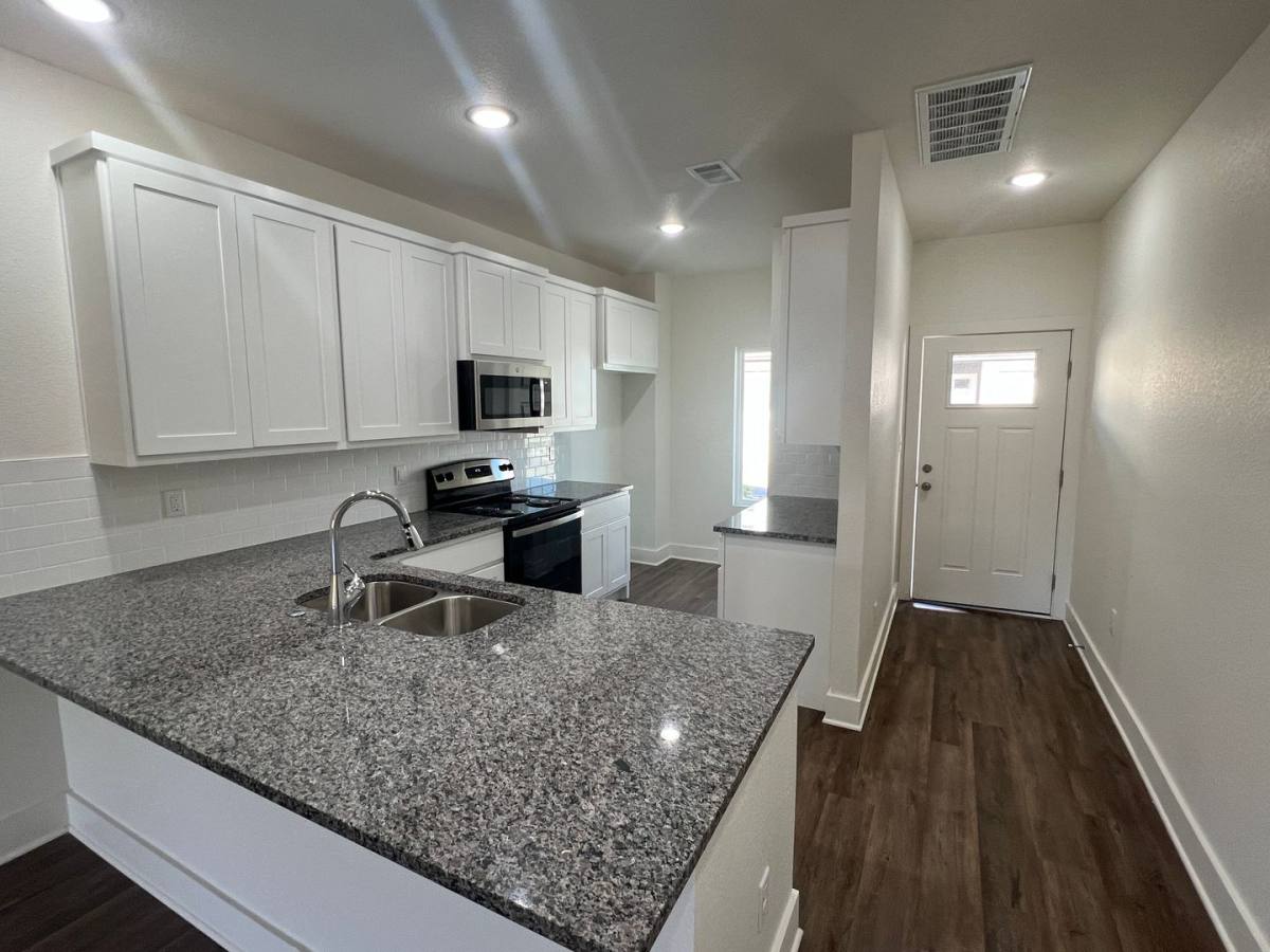 Townhouse for rent at 1826 Royal Loop, Belton, TX 76513