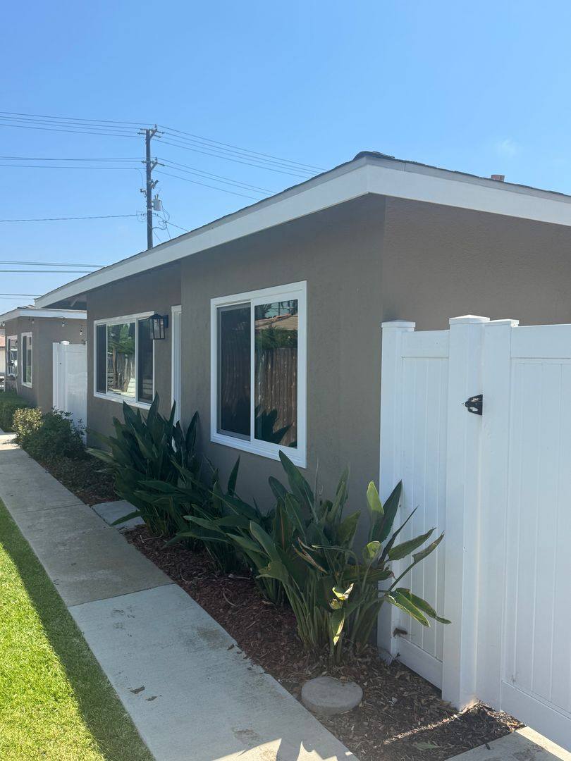 House for rent at 2331 Santa Ana Ave, Costa Mesa, CA 92627