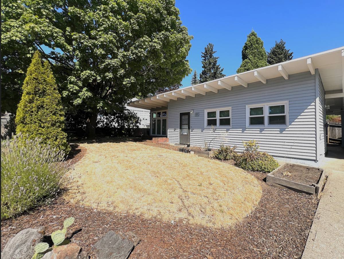 House for rent at 83 W 27th Ave, Eugene, OR 97405