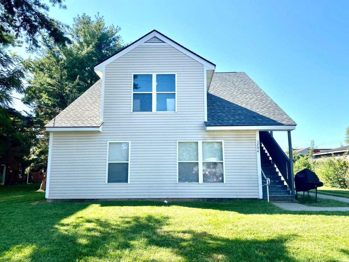 Apartment for rent at 1704 Rowan St, Louisville, KY 40203