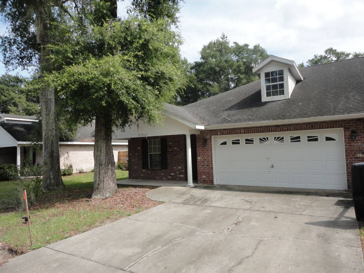 House for rent at 25303 SW 15th Ave, Newberry, FL 32669