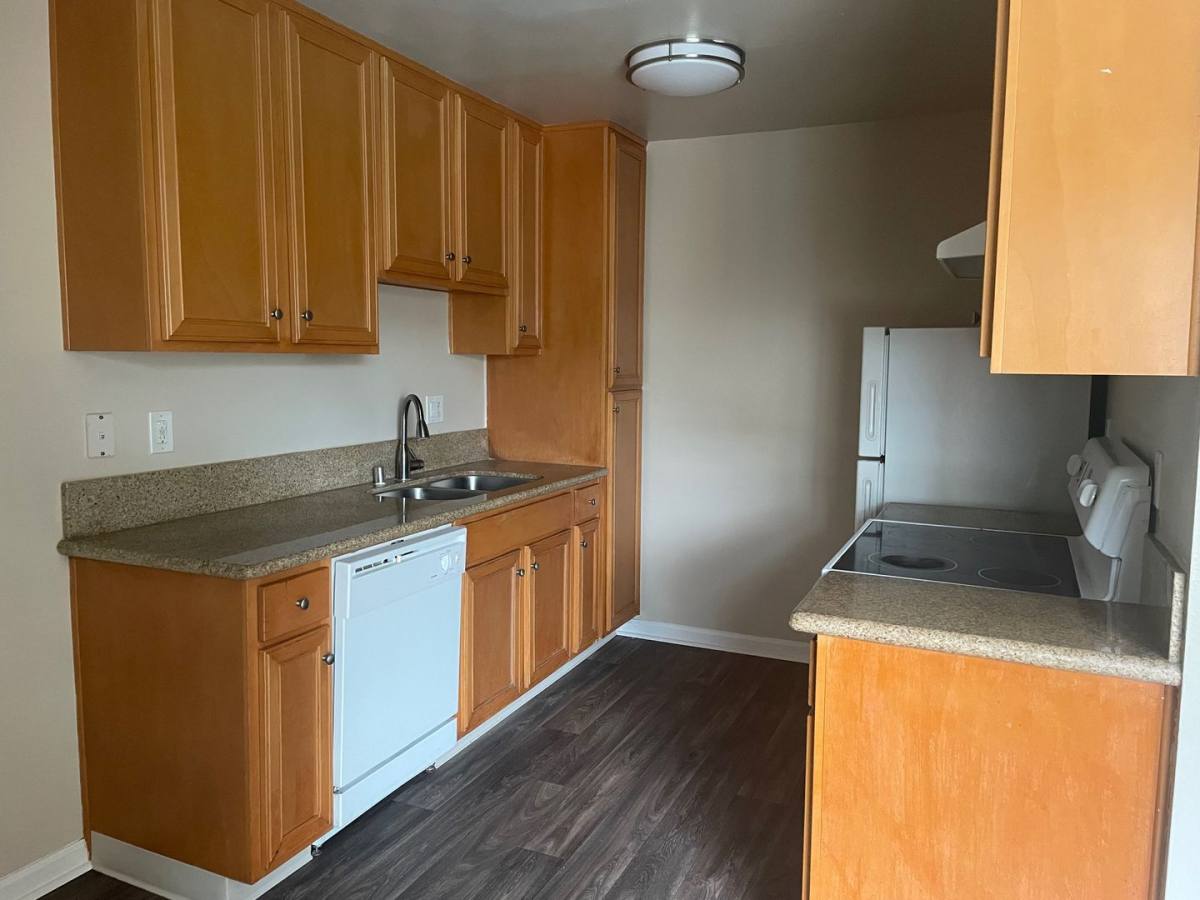 Apartment for rent at 900 Palm Ave, National City, CA 91950