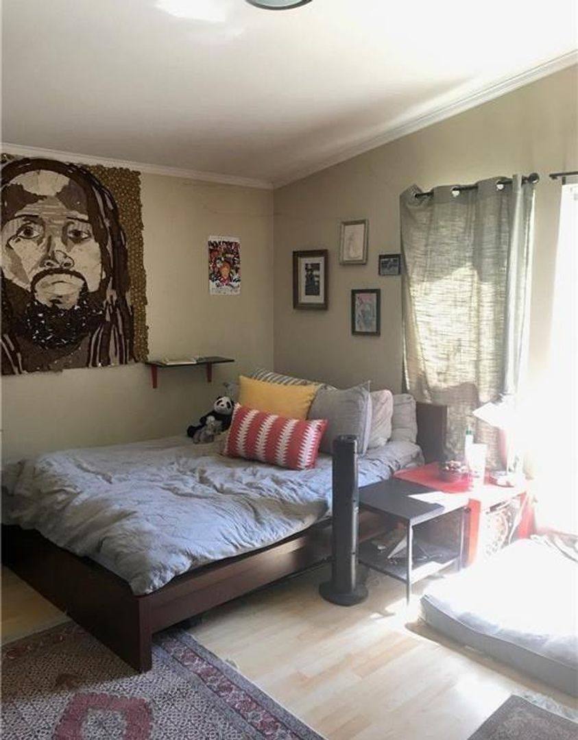 Townhouse for rent at 1410 Harvey St #B, Austin, TX 78702