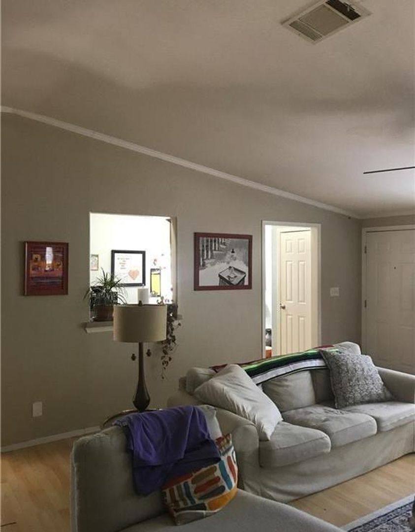 Townhouse for rent at 1410 Harvey St #B, Austin, TX 78702