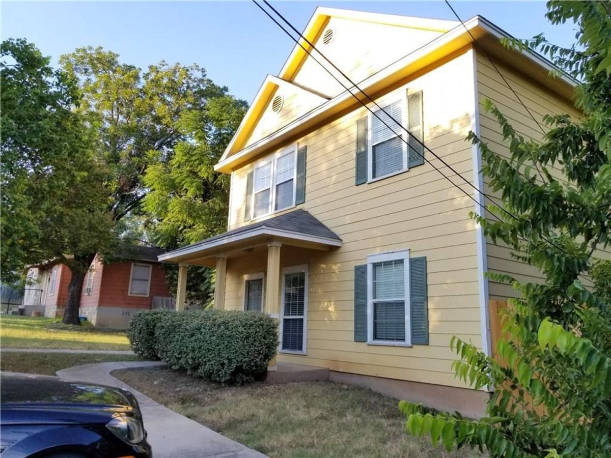 Townhouse for rent at 1707 Chestnut Ave #A, Austin, TX 78702