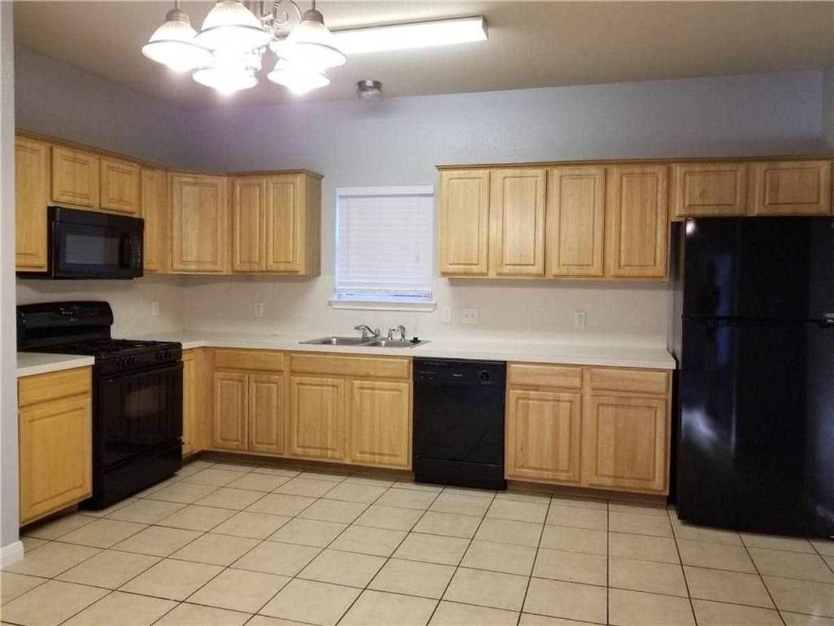 Townhouse for rent at 1707 Chestnut Ave #A, Austin, TX 78702
