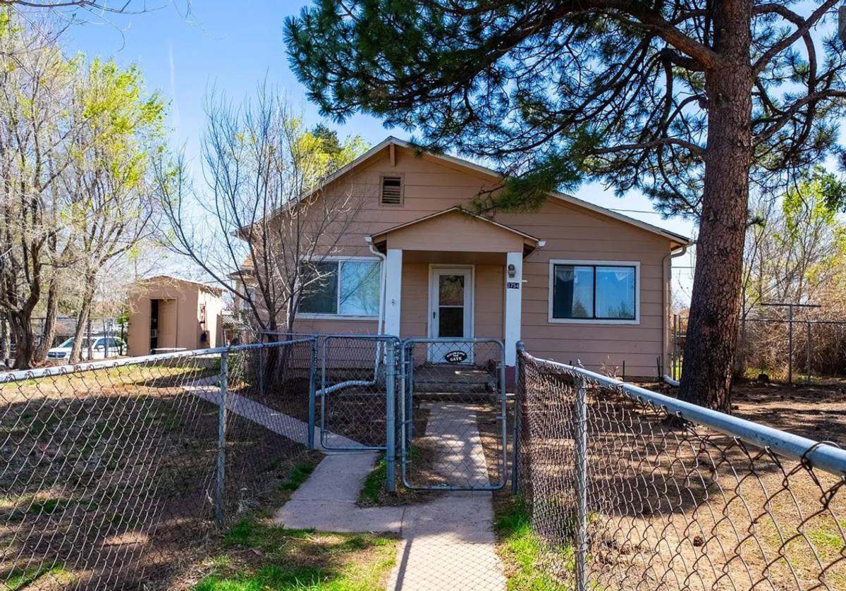 Apartment for rent at 3752 S Delaware St, Englewood, CO 80110