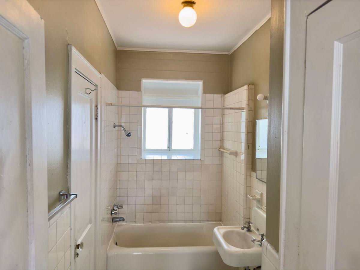 Townhouse for rent at 202 E 31st St #B, Austin, TX 78705
