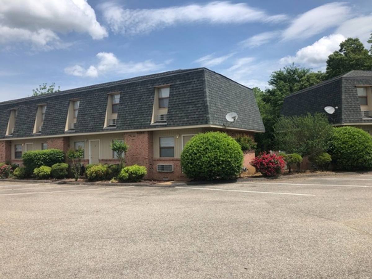 Apartment for rent at 306 N Main, Lexington, TN 38351