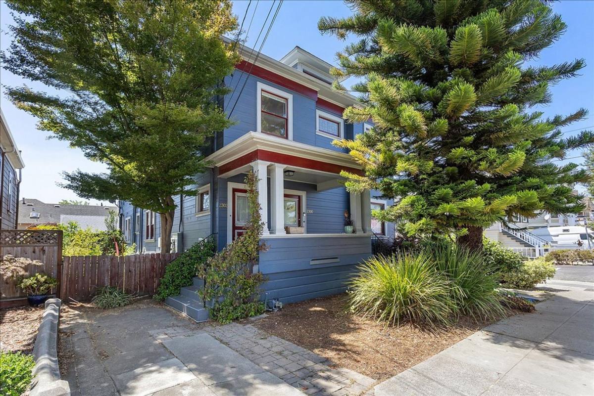 Apartment for rent at 2300 - 2302 San Jose Ave, Alameda, CA 94501