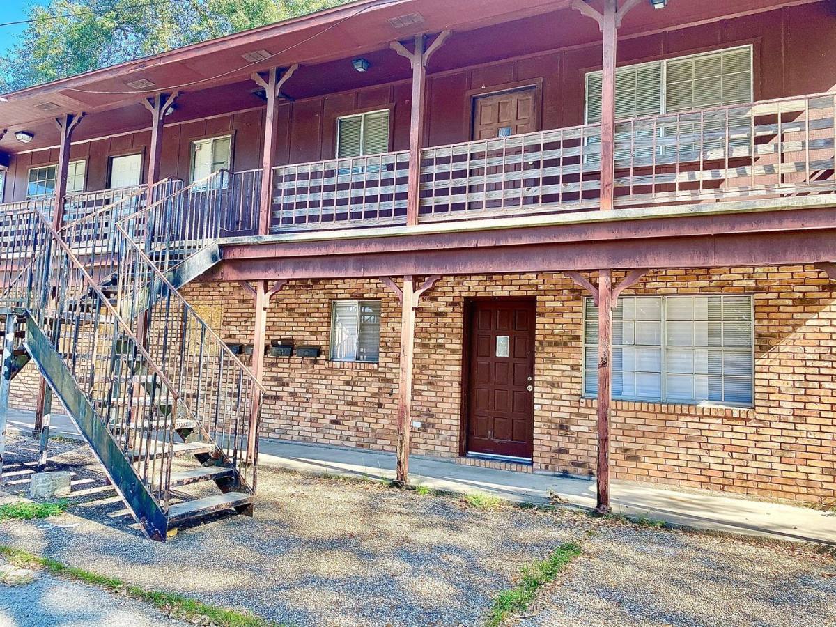 Apartment for rent at 170 Clark St, Beaumont, TX 77705