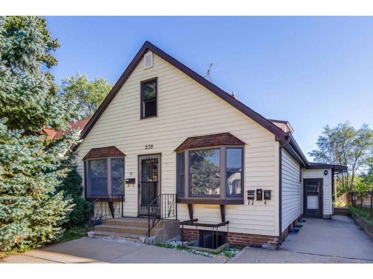 Apartment for rent at 239 Park St W, South Saint Paul, MN 55075