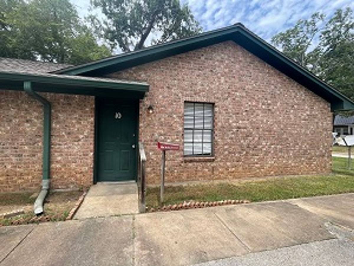 Apartment for rent at 318 Houston St, Nacogdoches, TX 75961