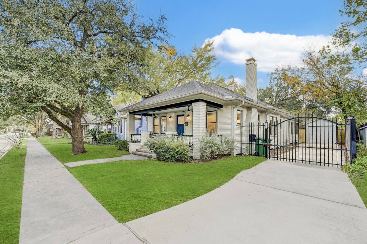 House for rent at 910 Fugate St, Houston, TX 77009