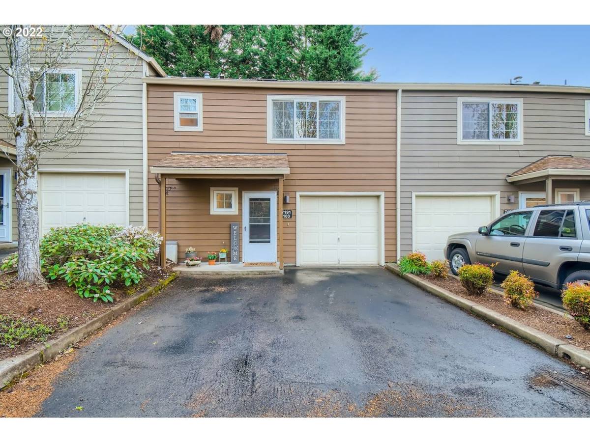 Townhouse for rent at 7191 SW Sagert, Tualatin, OR 97062