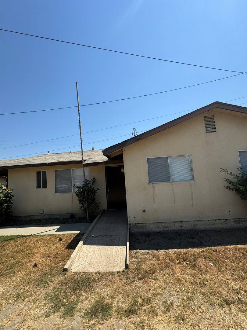 Apartment for rent at 5298-5342 Ave, Visalia, CA 93277