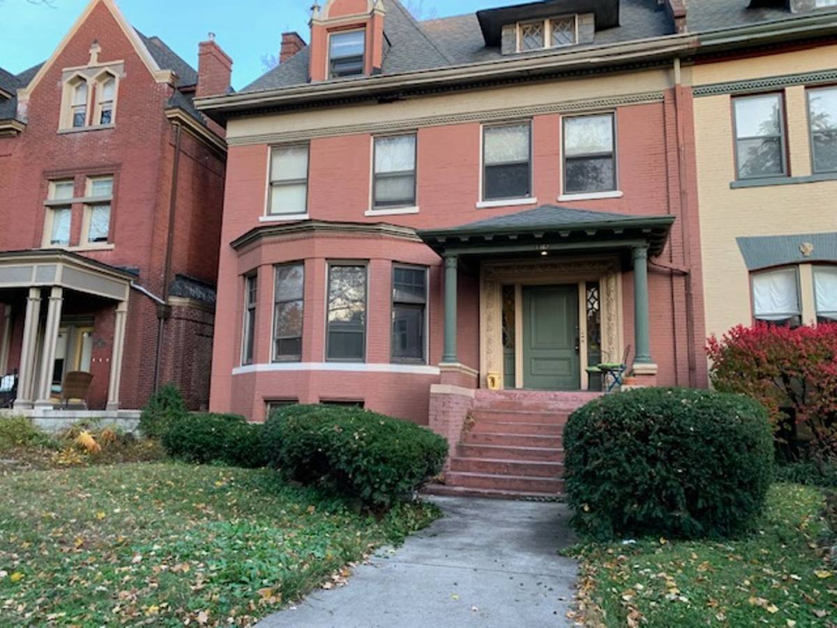 Apartment for rent at 1467 St James Court, Louisville, KY 40208