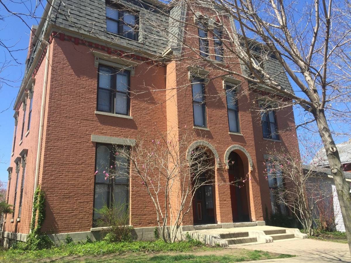Apartment for rent at 220 S 6th St, Lafayette, IN 47901