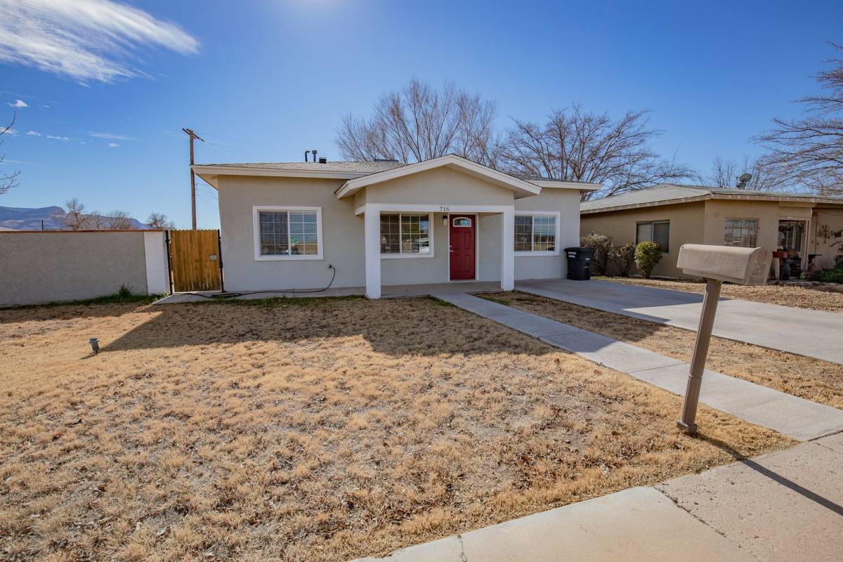House for rent at 716 Indian Wells Rd, Alamogordo, NM 88310