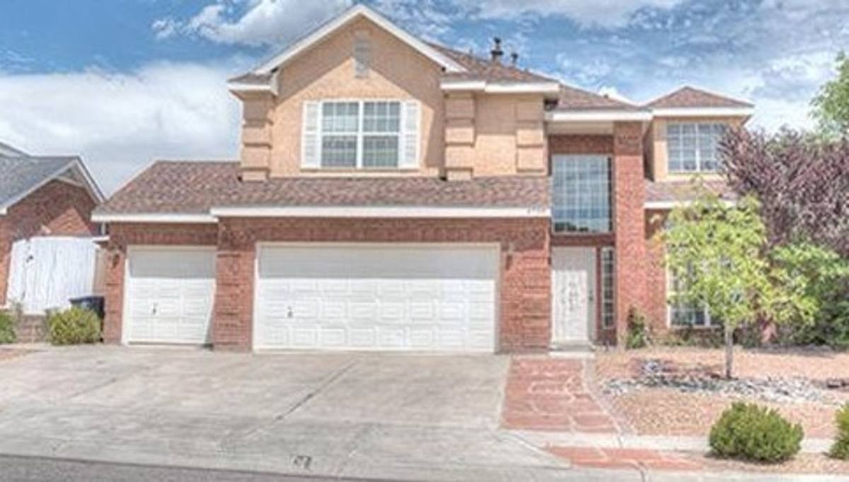 House for rent at 8700 Oakcrest Place NW, Albuquerque, NM 87114