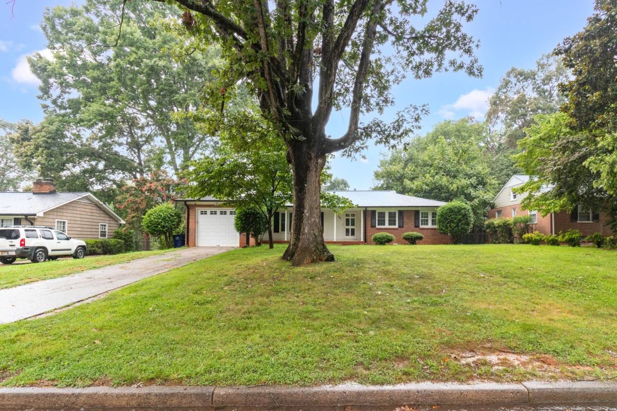 House for rent at 736 S Westview Dr, Winston Salem, NC 27103