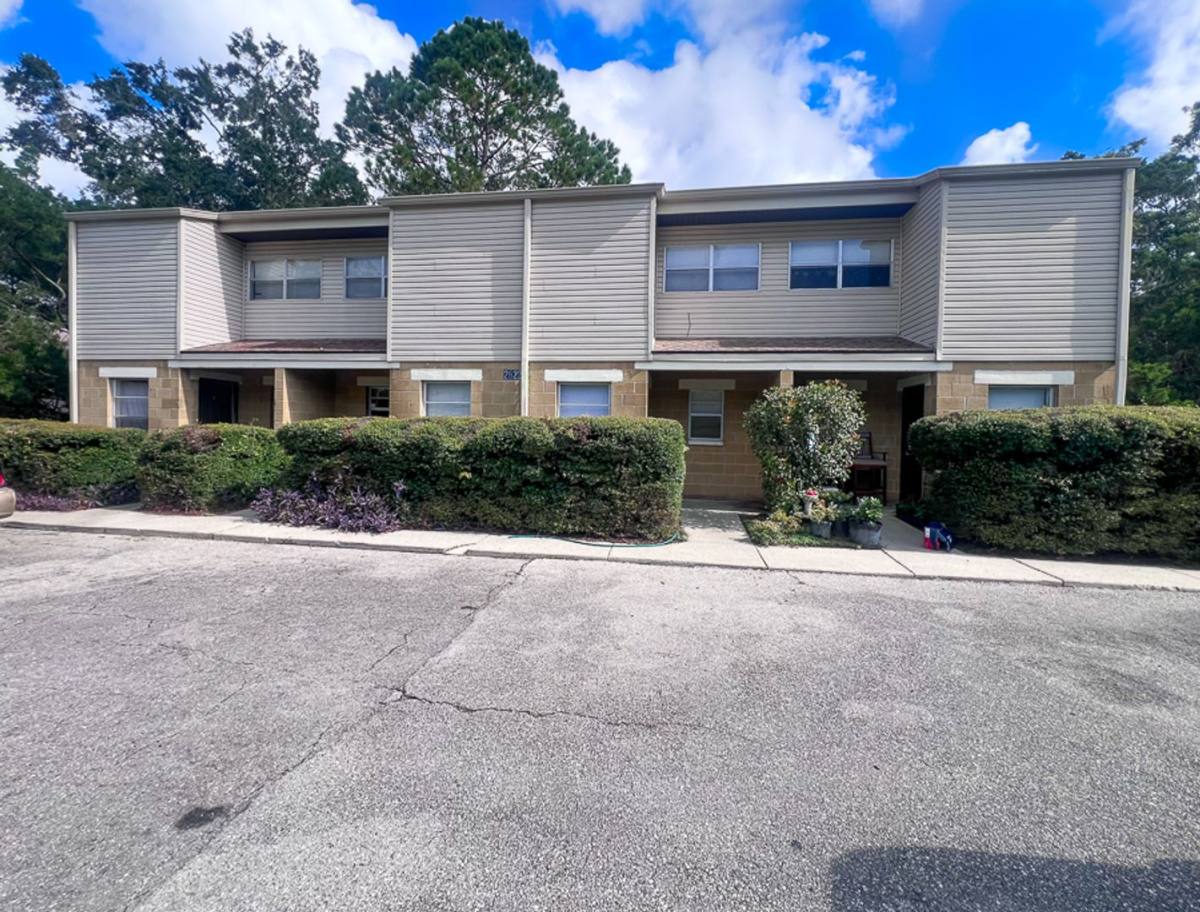 Apartment for rent at 2622 SW 38th Place, Gainesville, FL 32608