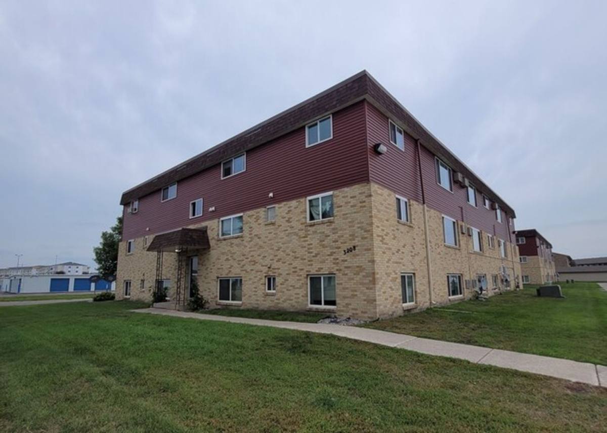 Apartment for rent at 3208 9th St S, Moorhead, MN 56560