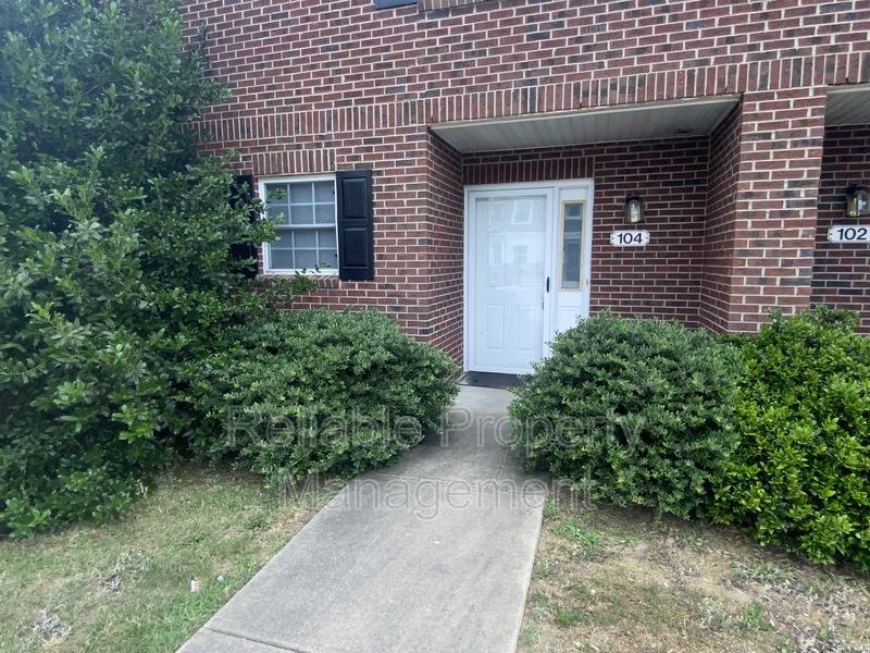 Townhouse for rent at 104 Boykin Ave, Selma, NC 27576