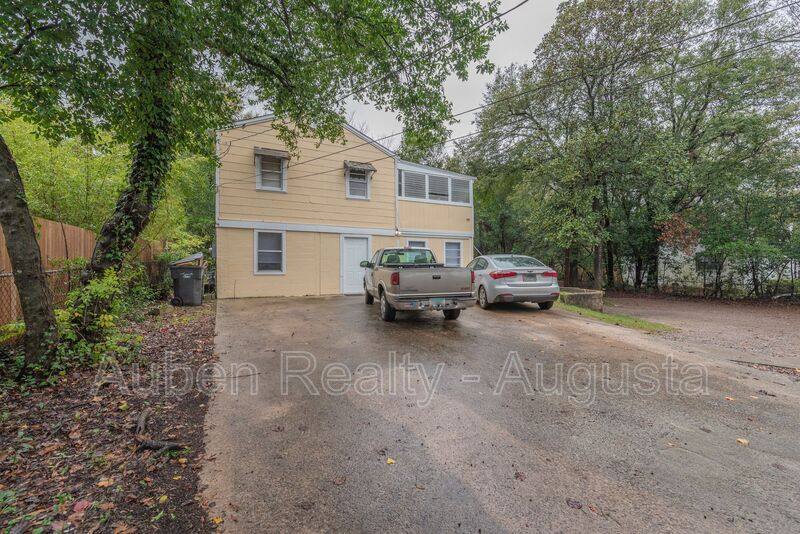 Apartment for rent at 1547 Heath St #B, Augusta, GA 30904