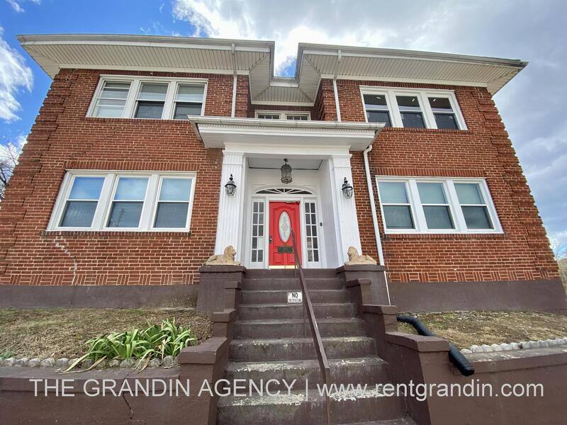 Apartment for rent at 202 Elm Ave SW #A4, Roanoke, VA 24016