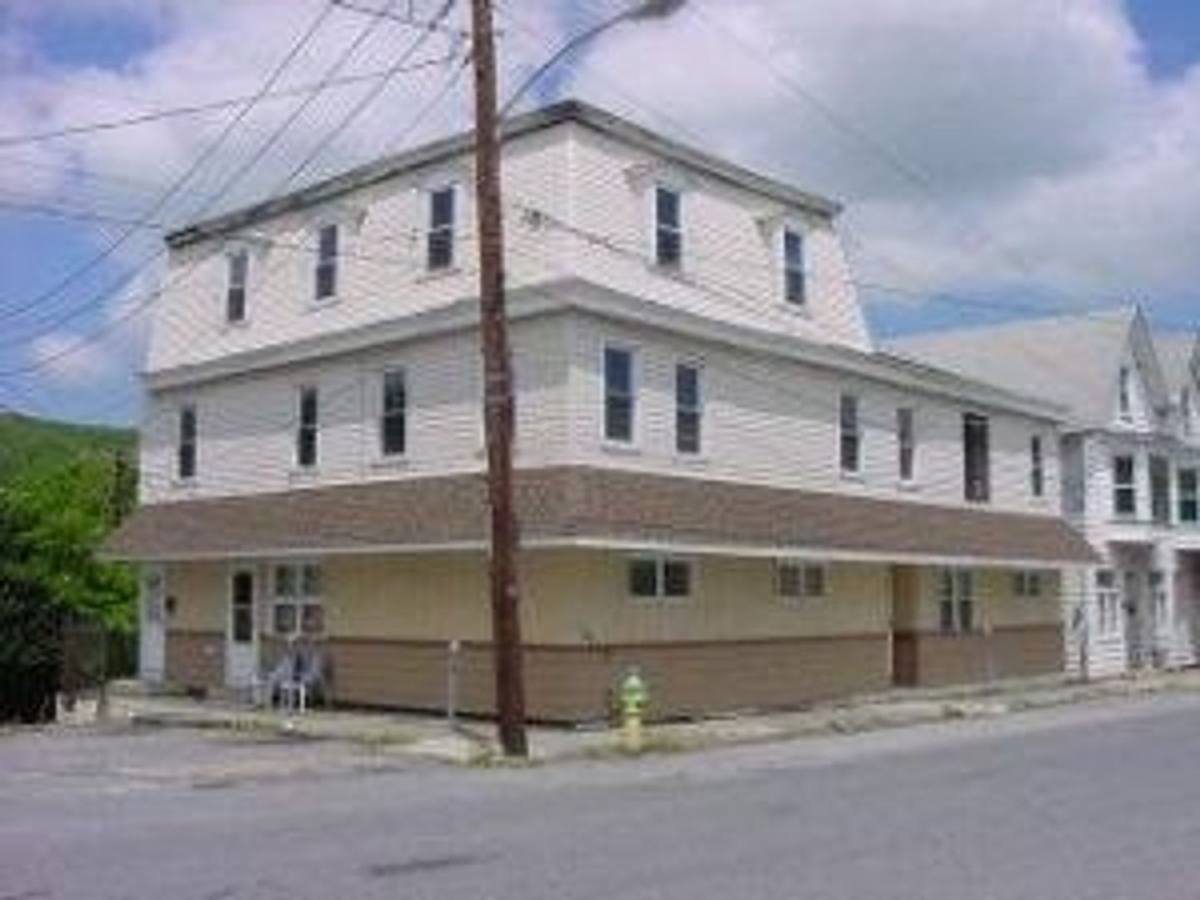 Apartment for rent at 149 W Ridge St, Lansford, PA 18232