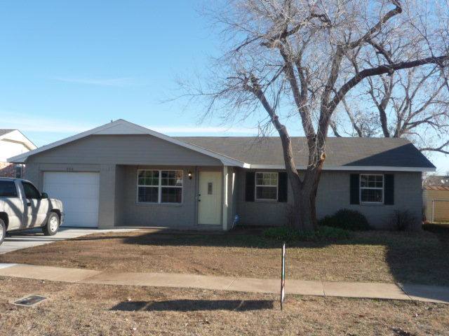 House for rent at 404 SW 71st St, Lawton, OK 73505