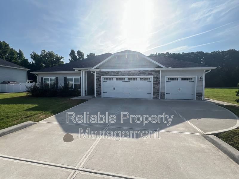 House for rent at 75 Raptor Dr, Smithfield, NC 27577