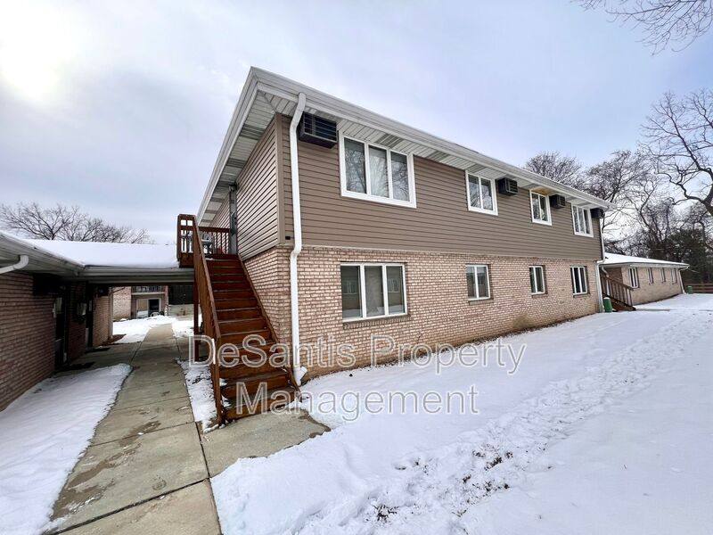 Apartment for rent at 405 Lunar Lane, Coraopolis, PA 15108
