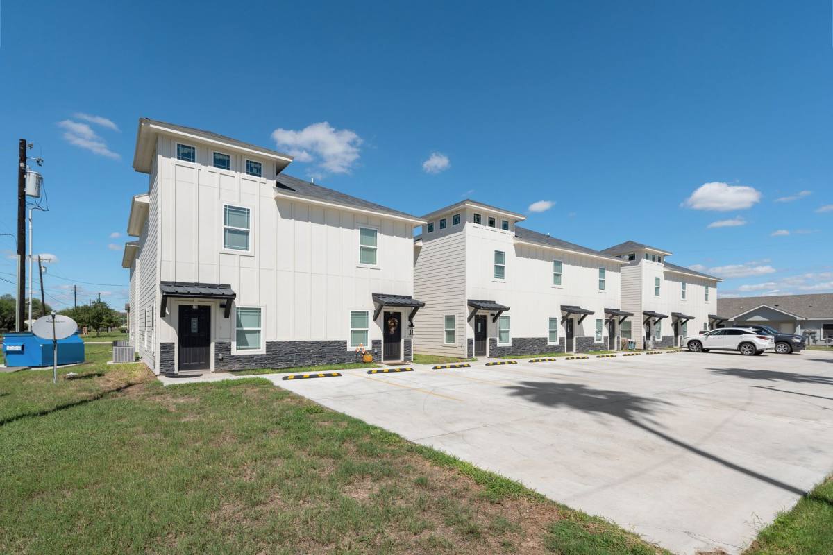 Apartment for rent at 405 Lions Villa Ave, La Feria, TX 78559
