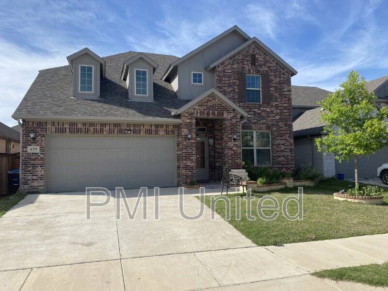 House for rent at 429 Halwin Dr, Fort Worth, TX 76131