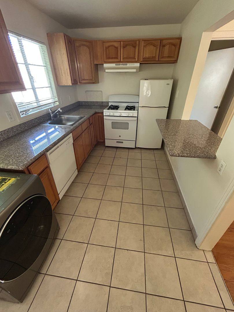 Apartment for rent at 2727 I St, Sacramento, CA 95816