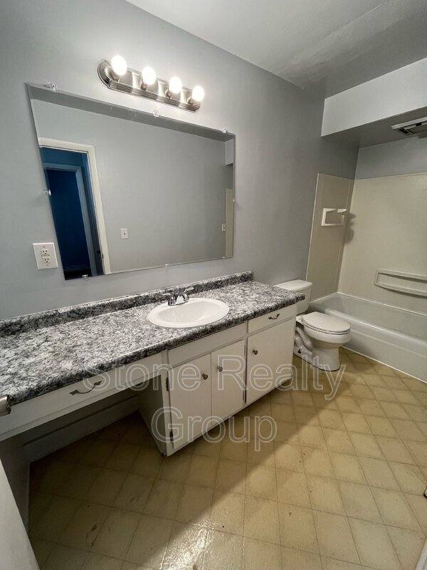 Apartment for rent at 304 Shelby St #4, Vincennes, IN 47591