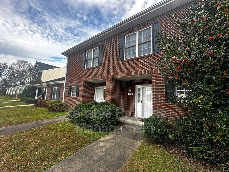 Townhouse for rent at 106 Boykin Ave, Selma, NC 27576