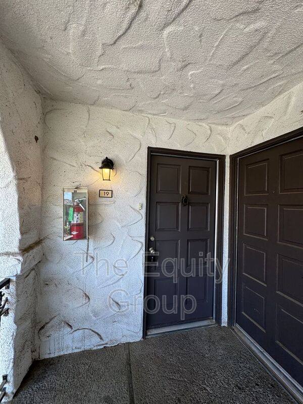 Apartment for rent at 1418 S Crowe St #19, Visalia, CA 93277
