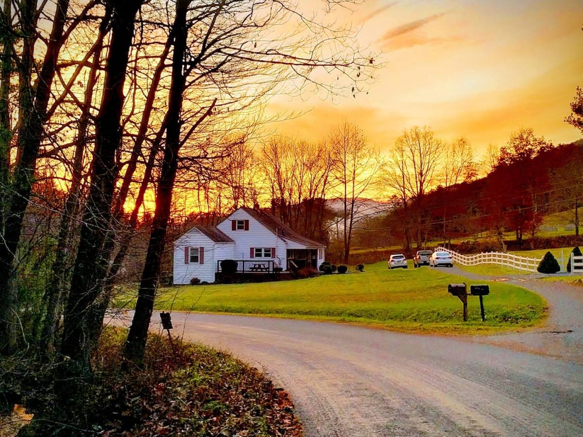 House for rent at 5214 Norris Run Rd, Blacksburg, VA 24060