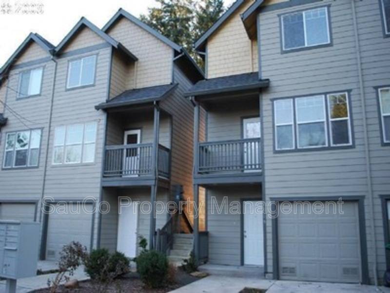 Townhouse for rent at 5413 SE 119th Ave, Portland, OR 97266