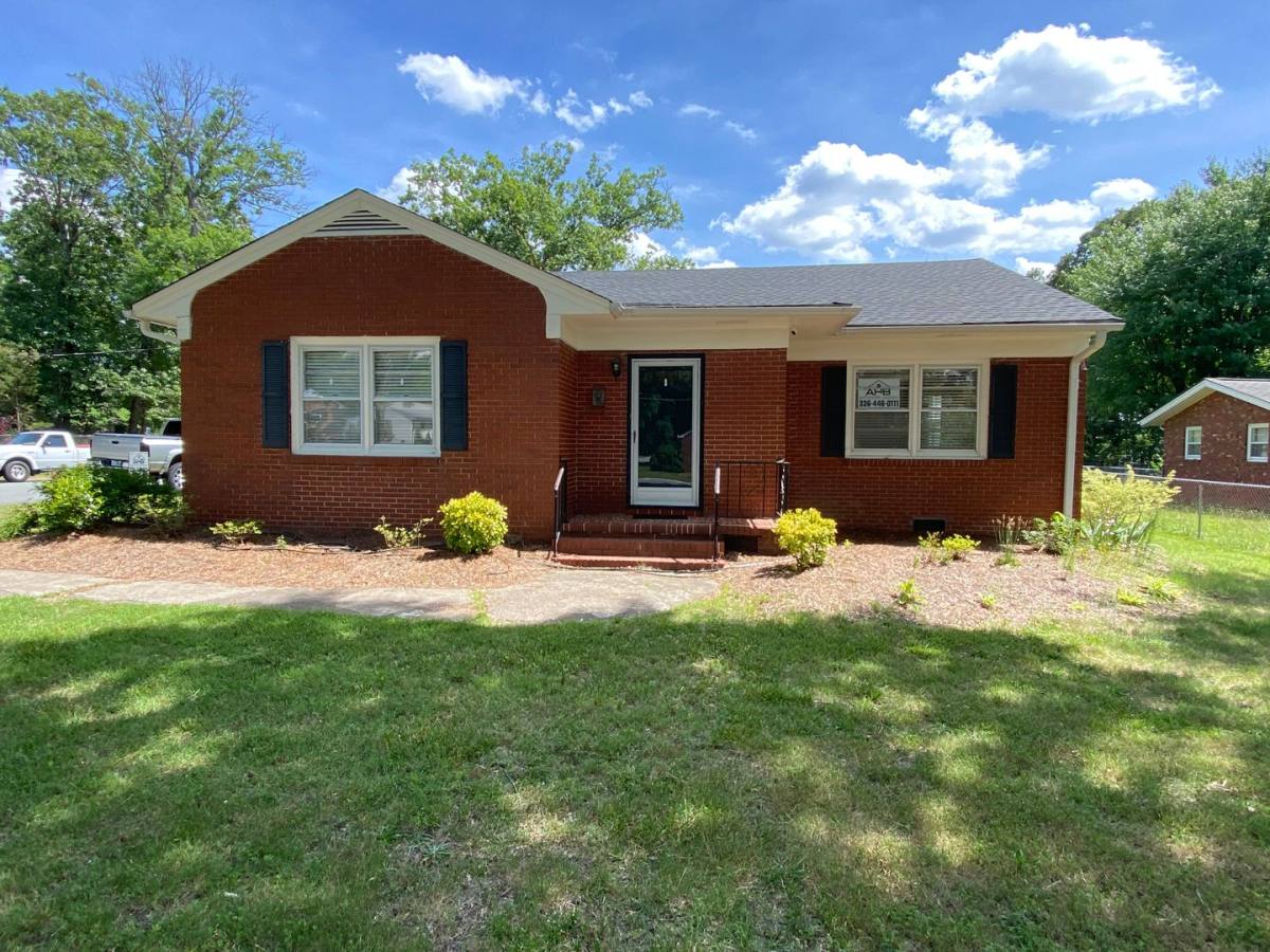 House for rent at 1804 W Front St, Burlington, NC 27215