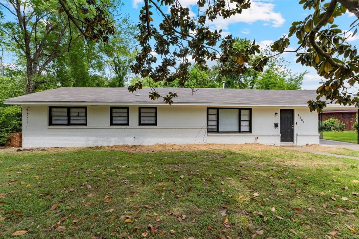 House for rent at 1301 Beaumont Dr, Montgomery, AL 36111