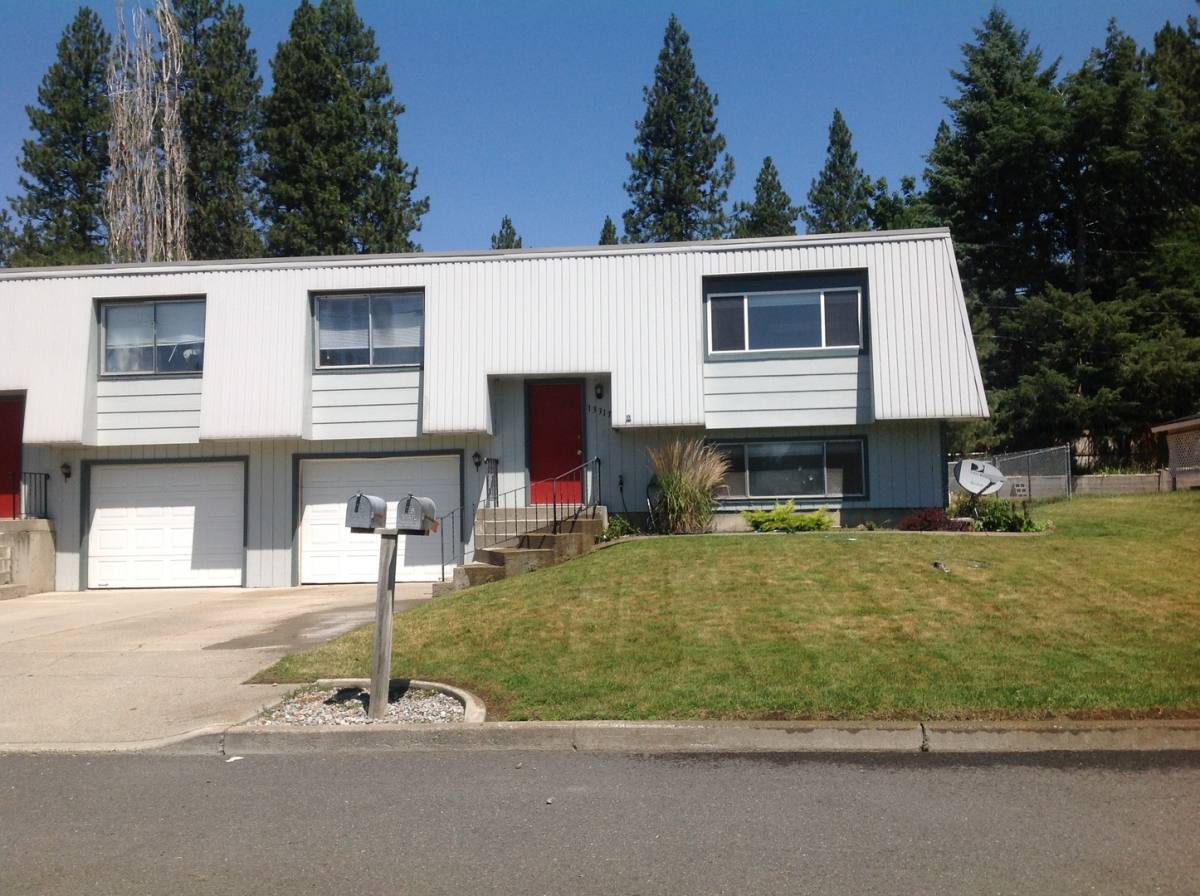 Townhouse for rent at 13315-13317 E 26th Ave, Spokane, WA 99216