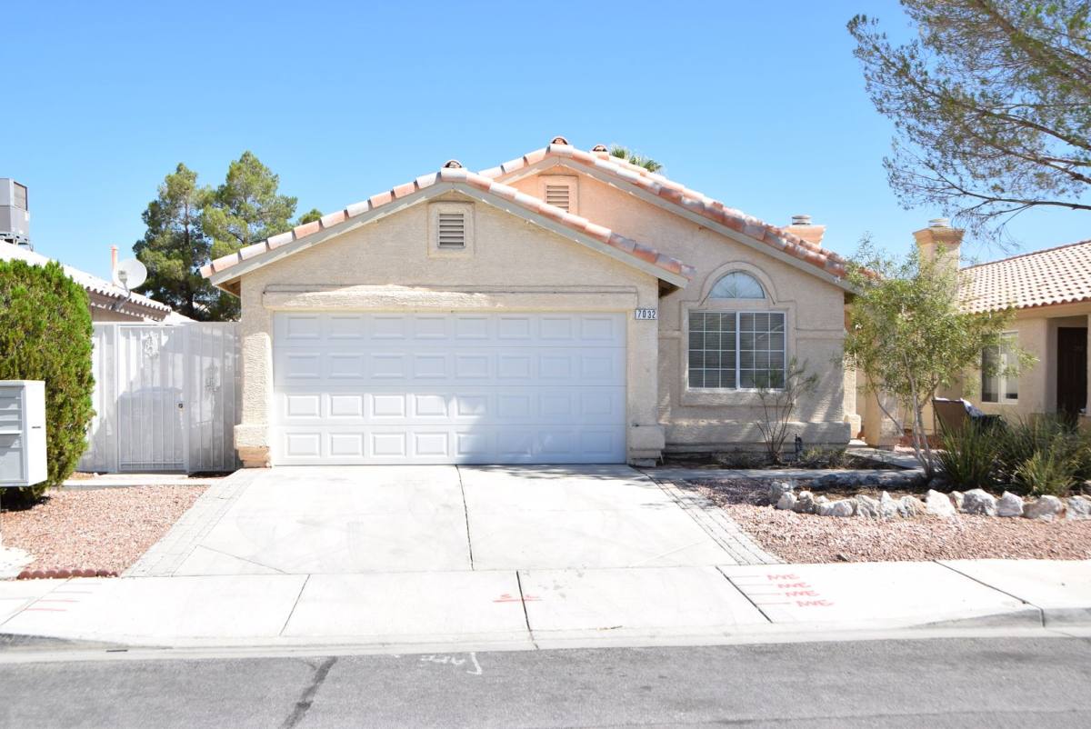 House for rent at 7032 Old Village Dr, Las Vegas, NV 89129