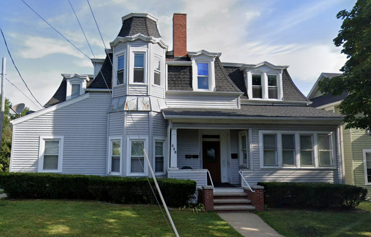 Apartment for rent at 238 W Walnut St, Ashland, OH 44805